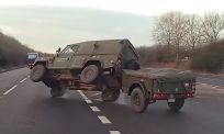 Afrit nét te laat: zware crash met militaire Land Rover na actie Audi-bestuurder