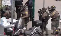 Bizarre bankoverval in Naples: gijzelaars en vlucht via riooltunnel - Deel 2