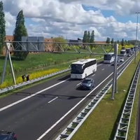 Terugzwaaien naar NEC fans gaat mis
