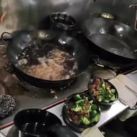 POV: Chef in Chinees restaurant 