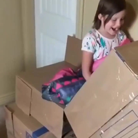 Papa heeft glijbaan gemaakt