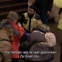 Dronken Duitsmevrouw valt van de trap
