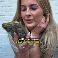Meisje reserveert in het Nederlands