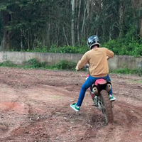 Mag ik een rondje op je motor?