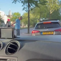 Troep uit het raam in Rotterdam 