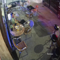 Politie valt met een snoekduik bar binnen 