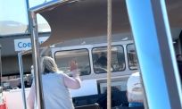 Schipper knalt op Coenbrug in Zaandam en kan daarna meteen naar de opticien
