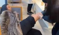 Givenchy laarzen uittrekken in de winkel bleek nogal een missie 