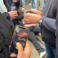 Dikke schreeuwert tijdens dodenherdenking op de Dam