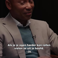 Humberto spreekt met Naomi