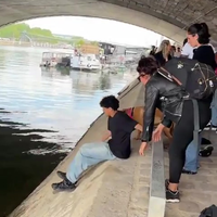 Hond in de Seine gevallen