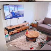 Kind van 3 speelt Grand Theft Auto 5…
