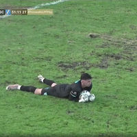 Keeper maakt foutje