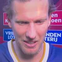 Kramer breekt in tranen uit
