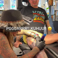 Ff door je dochter getatoeëerd worden