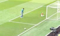 Zoontje van FC Twente-speler scoort en hele Grolsch Veste gaat compleet los