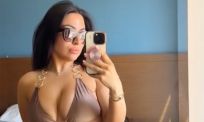 Lale Gül zorgt op Kos voor tropische temperaturen met strandvideo