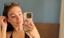 Lale Gül showt nieuwe vakantie-fit tijdens zonnige dagen op Kos
