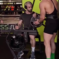 Mannen in de sportschool