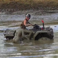Met quad in de mudderrrr