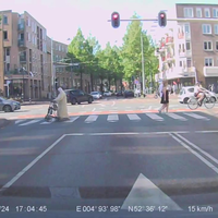 Fatbikert midden op de weg