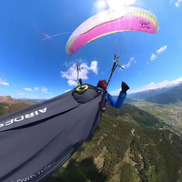 Vliegtuigje raakt paraglider in Oostenrijk