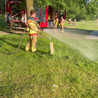 Hele grote brand blussen