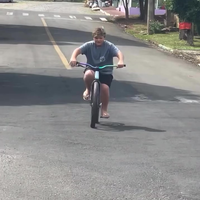 Ik kan een wheelie 
