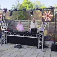 Warming up voor Defqon.1 in de tuin