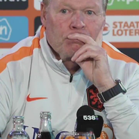Zeg Koeman, zou je geen spits meenemen die wél scoort ipv Weghorst?