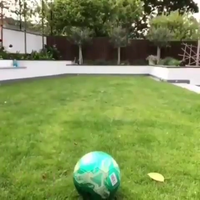 Voetballen samen met je dochtertje