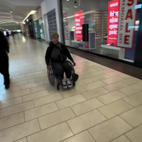 Rolstoel meet illegale aandrijving