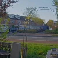 Kinderbrommer klapt op busje