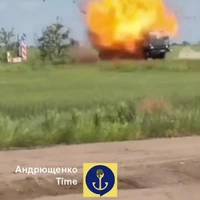 Oekraïense drone pakt Russische vrachtwagen