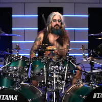 Prog metal drummert speelt 'Shake It Off'