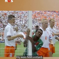 Koeman bij de eerste paal