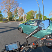 Oude vent let niet op motorrijders