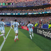 Messi (39) maakt hattrick tegen Algerije 