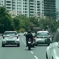 Een showpik in het verkeer