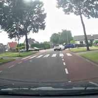 waarom zou je voorang verlenen op een weg waar je 50 mag🤷‍♂️
