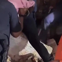 Pasgeboren baby gered in Venezuela