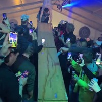 Biertafel handstand